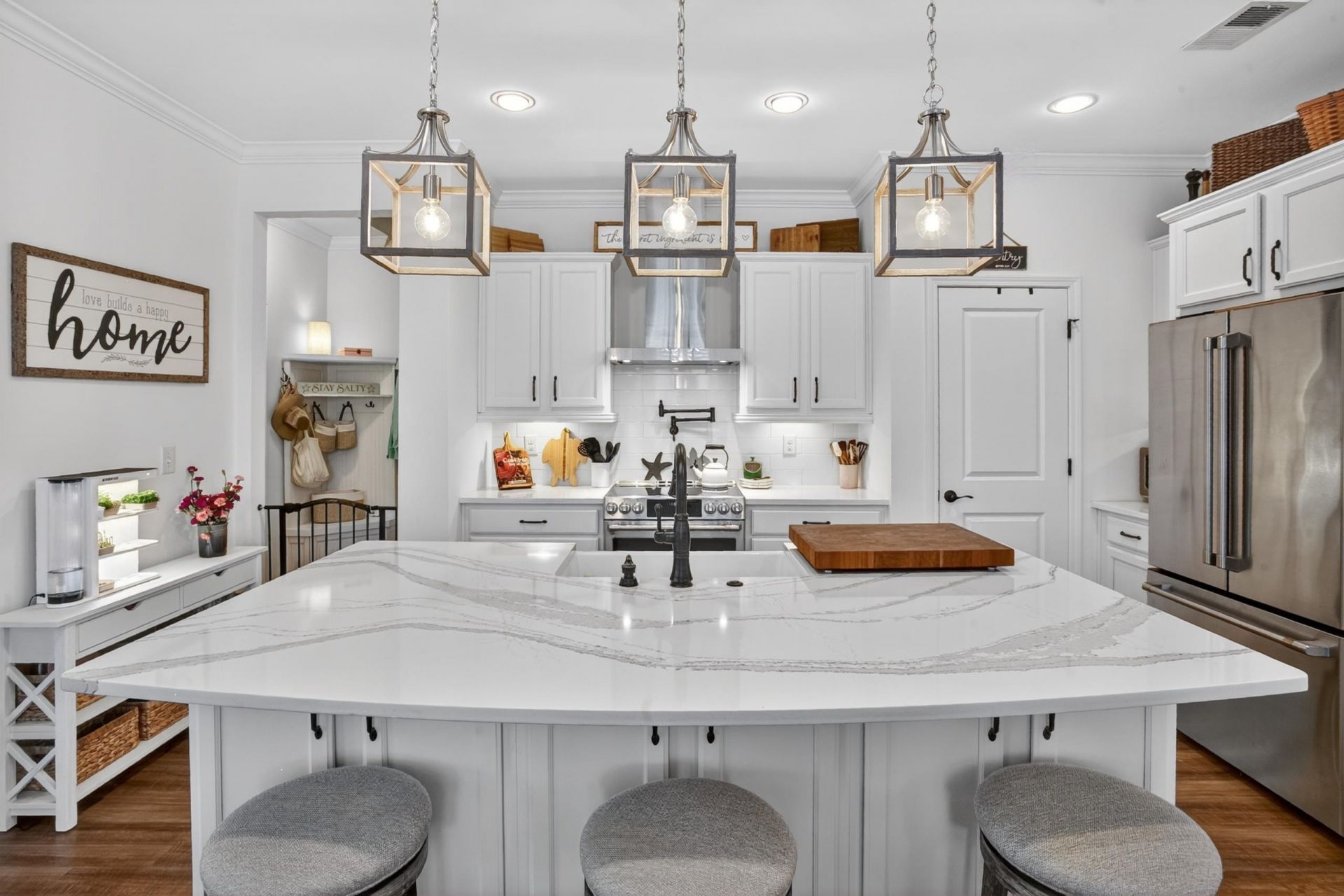 2084 Silver Island Way Photo 8