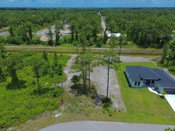 761 Pinecastle DR , LEHIGH ACRES, FL 33974