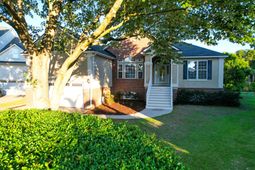 2206 Magnolia Meadows Drive photo 4