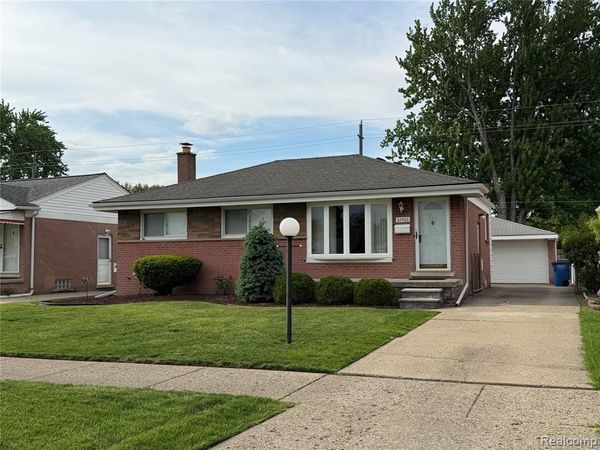 32466 Avondale Street, Westland, MI 48186