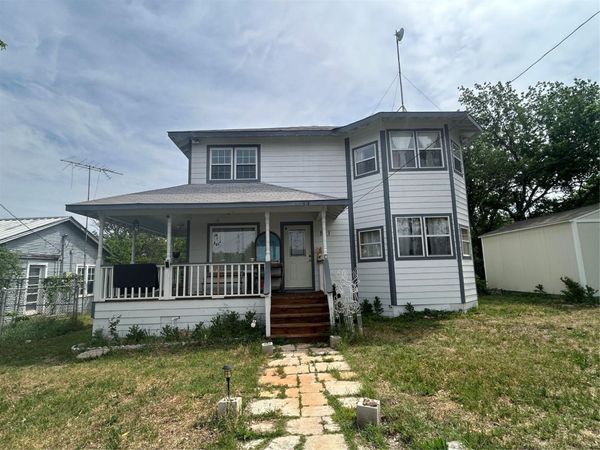 803 N Hackberry ST, Lampasas, TX 76550