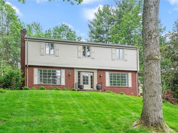 112 Woodshire Dr, Pittsburgh, PA 15215