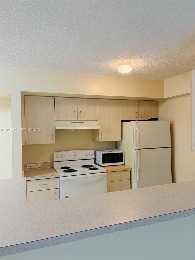 631 SW 111th Ln , Unit 205, Pembroke Pines, FL 33025 Photo