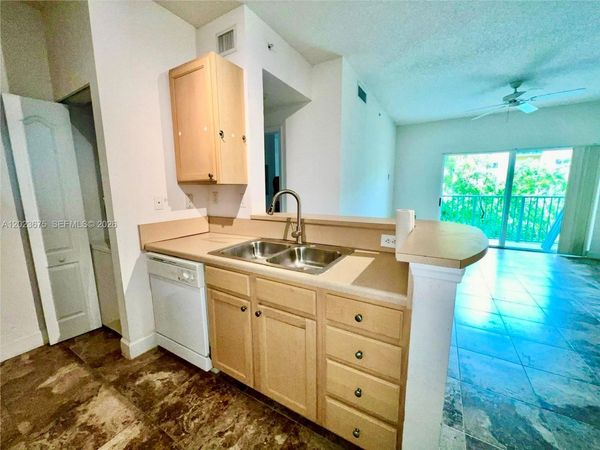 6001 SW 70th St , Unit 454, South Miami, FL 33143