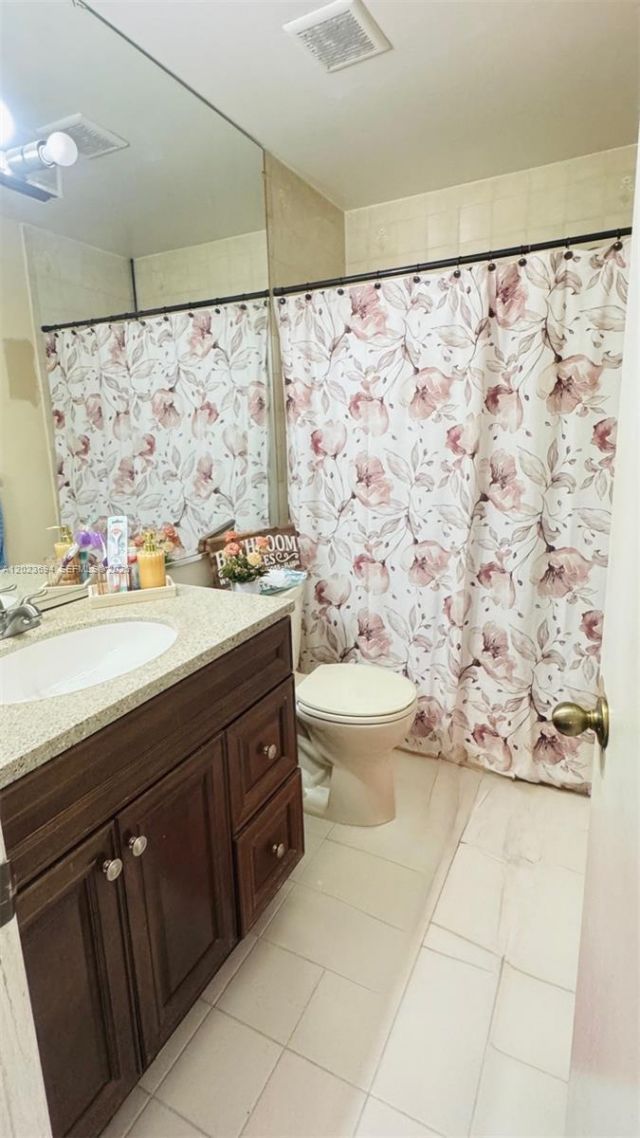 10904 NW 7th St, Unit 201, Miami, FL 33172 Photo
