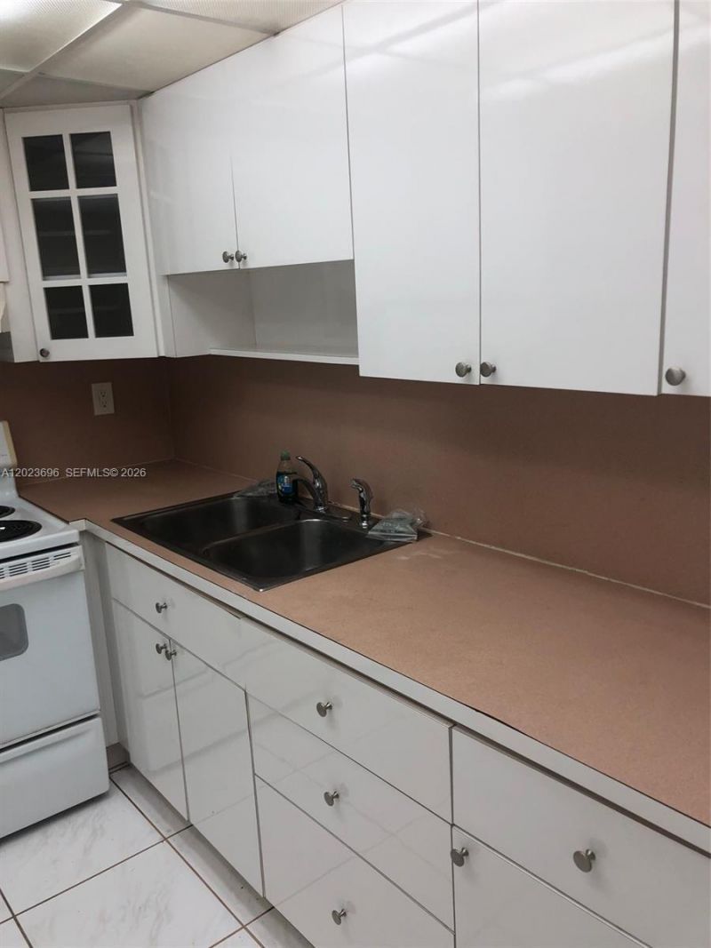 9150 Fontainebleau Blvd , Unit 203-2, Miami, FL 33172 Photo