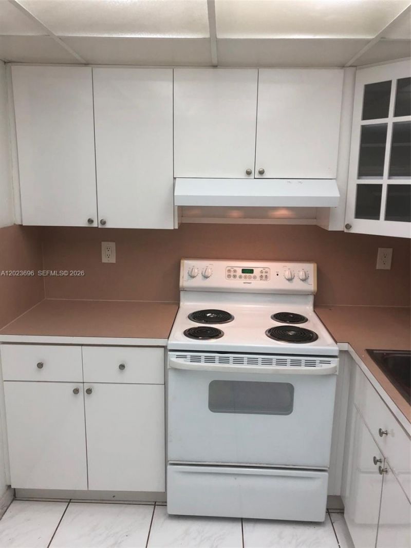 9150 Fontainebleau Blvd , Unit 203-2, Miami, FL 33172 Photo