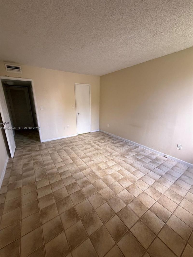 9150 Fontainebleau Blvd , Unit 203-2, Miami, FL 33172 Photo