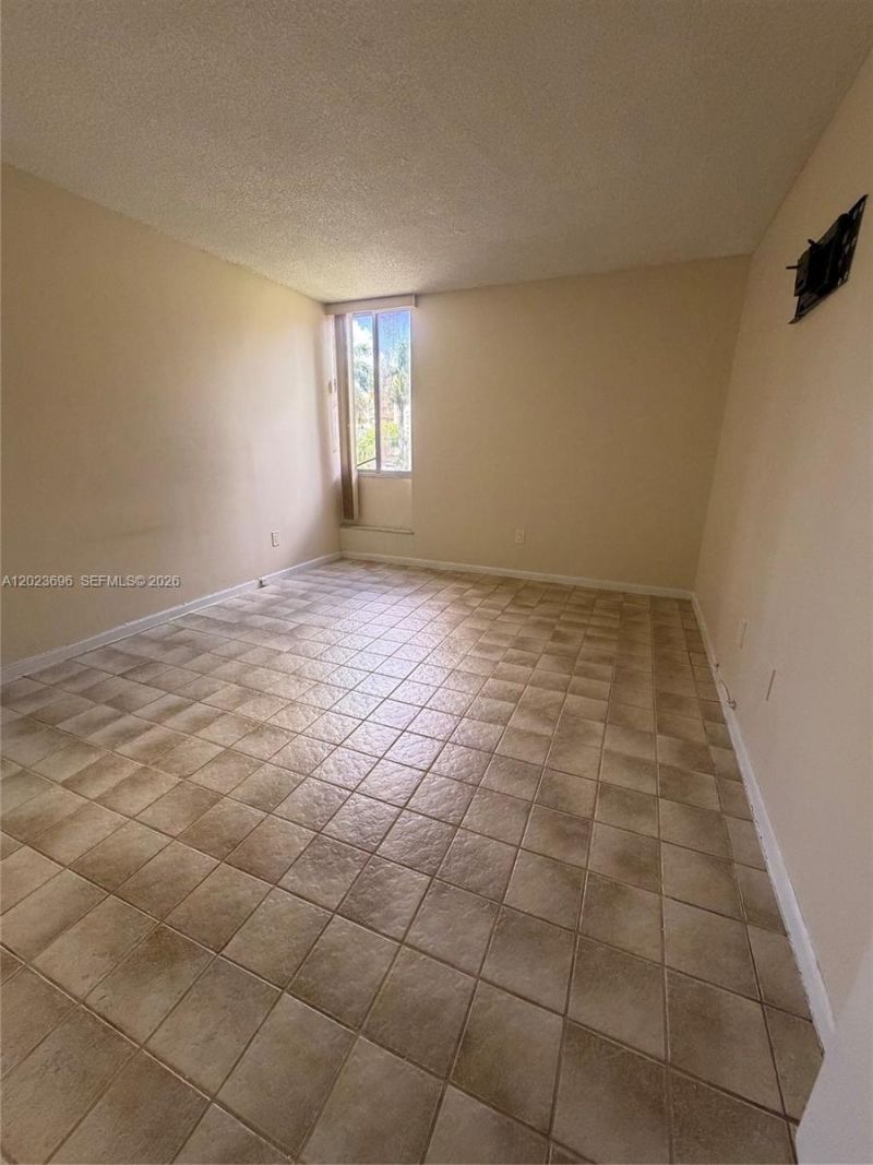 9150 Fontainebleau Blvd , Unit 203-2, Miami, FL 33172 Photo