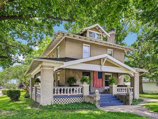 829 E 1st North Street, Carlinville, IL 62626