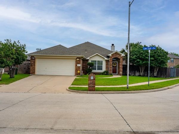 7427 Lake Front Trail, Arlington, TX 76002