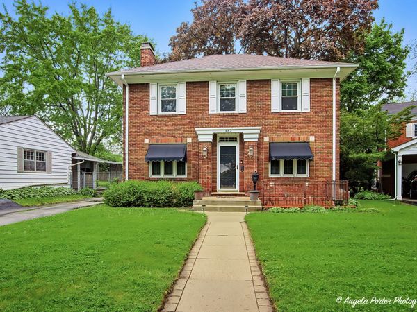 462 Glendenning Place , Waukegan, IL 60085