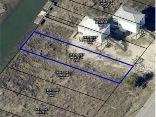 24849 CHEF MENTEUR Highway , New Orleans, LA 70129
