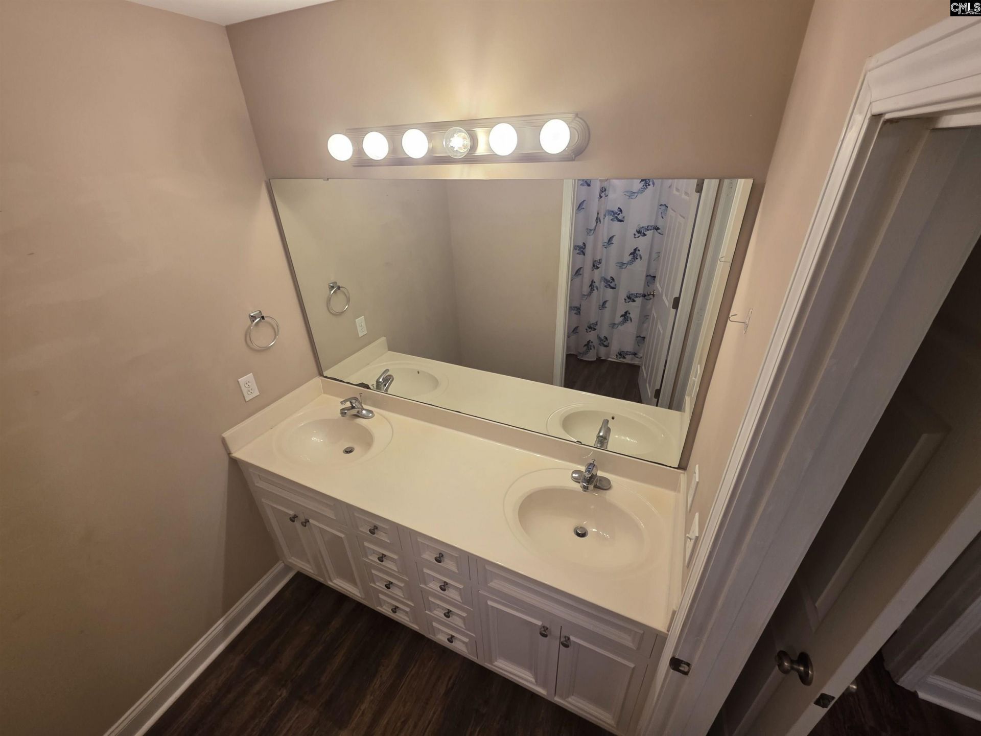 228 Chesterton Drive Photo 12
