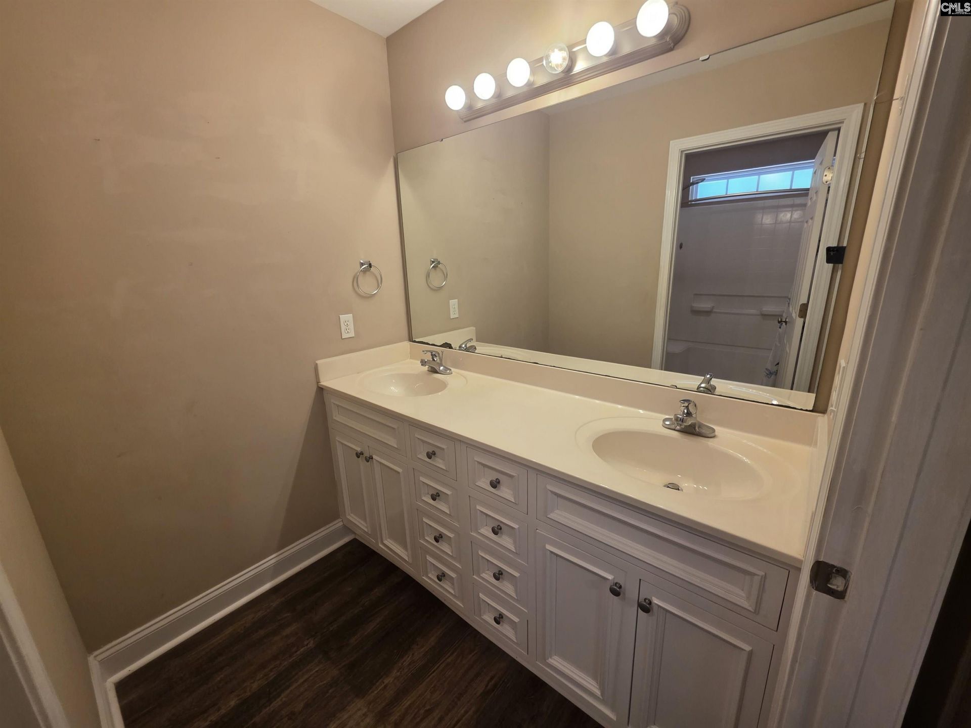 228 Chesterton Drive Photo 14