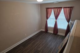 228 Chesterton Drive photo 4