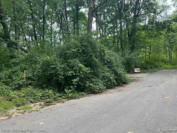 933 HAMMOND Road , Harrison, MI 48625
