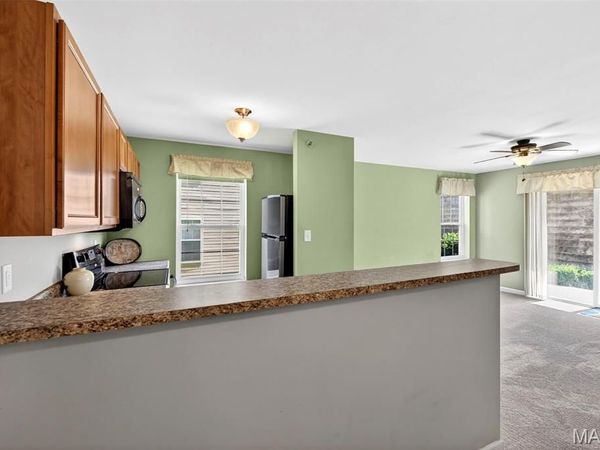 814 Saravalle Drive, St Peters, MO 63376