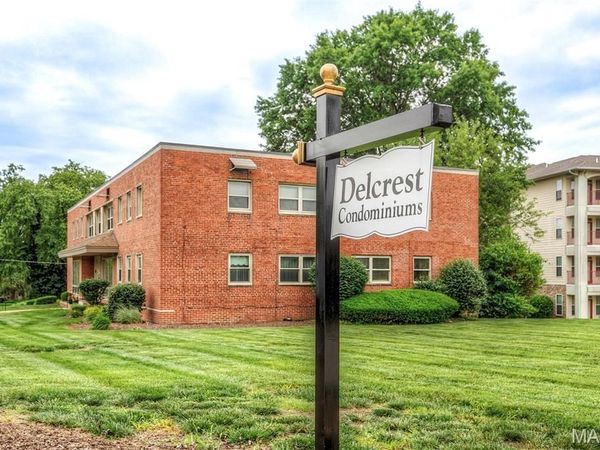 1 Delcrest Court, Unit 103, St Louis, MO 63124