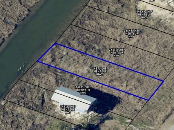 24831 CHEF MENTEUR Highway , New Orleans, LA 70129