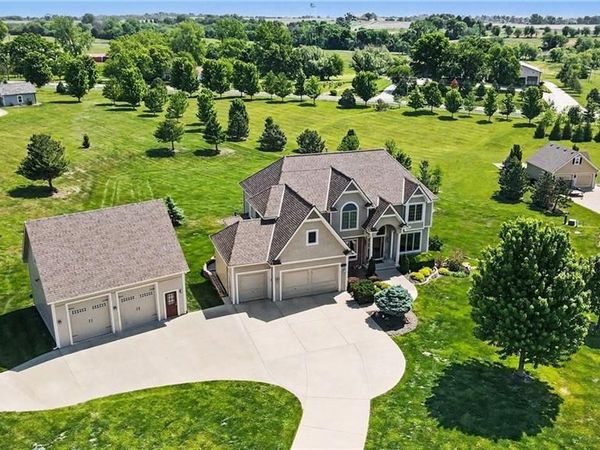 25162 176th Street, Leavenworth, KS 66048