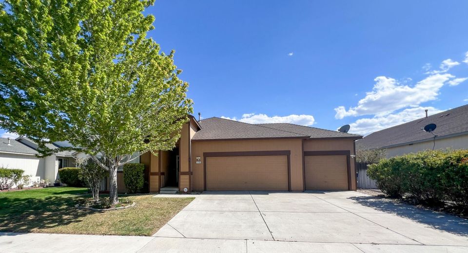 1135 Mountain Rose Drive, Fernley, NV 89408 Photo