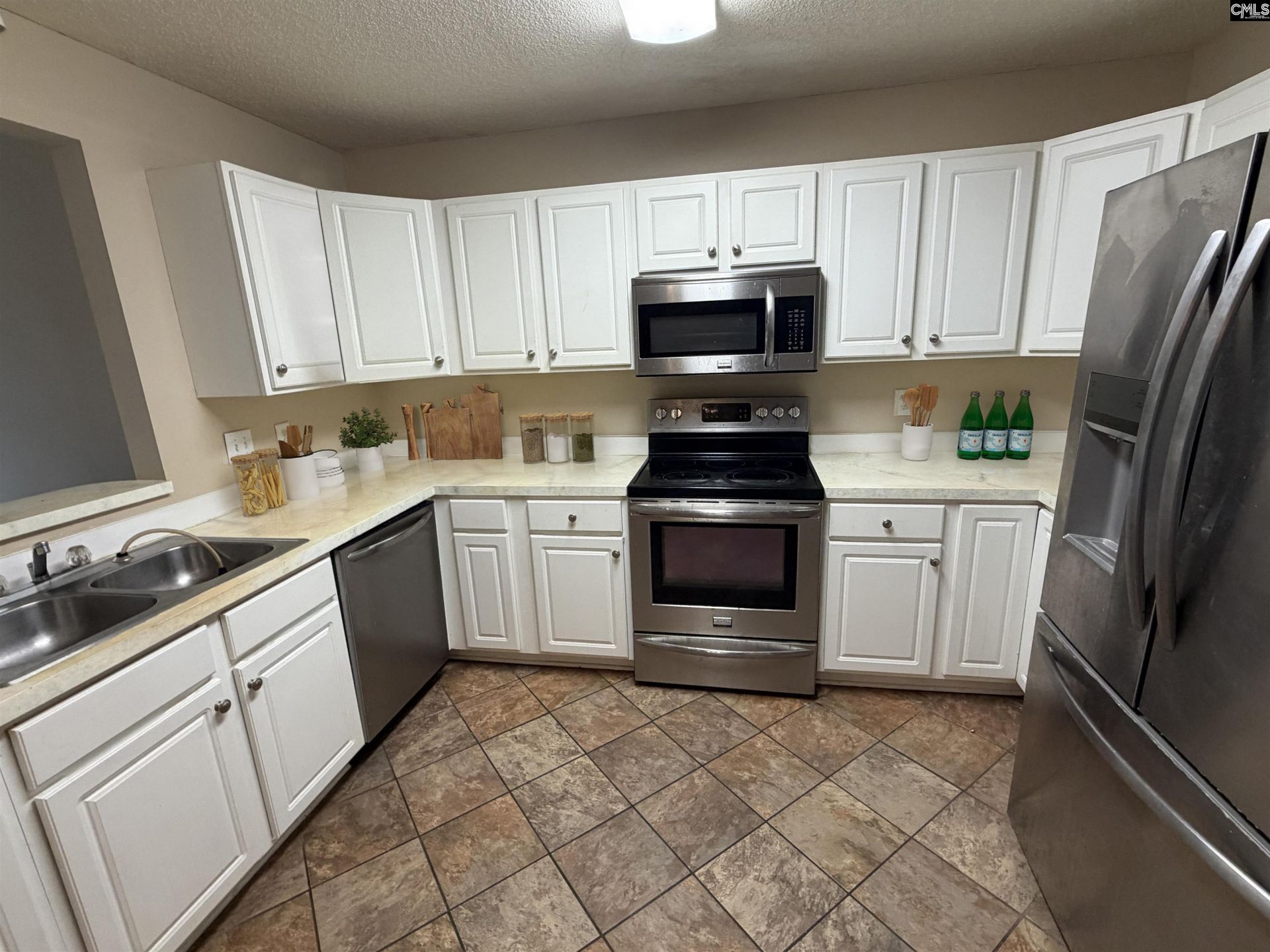 1010 Hamilton Place Circle  Photo 5