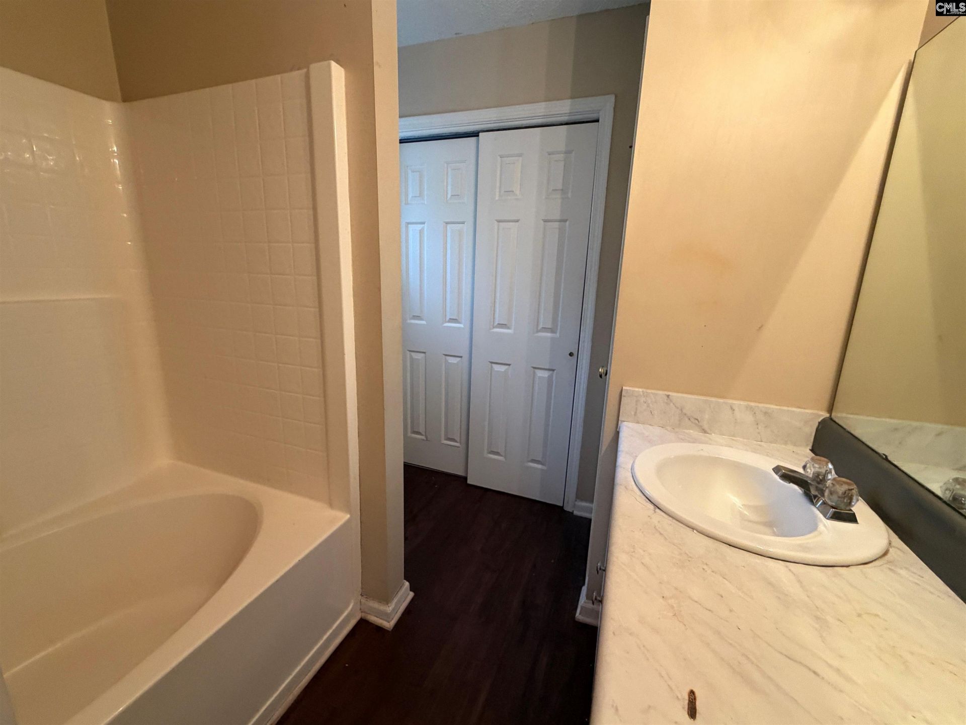 1010 Hamilton Place Circle  Photo 8