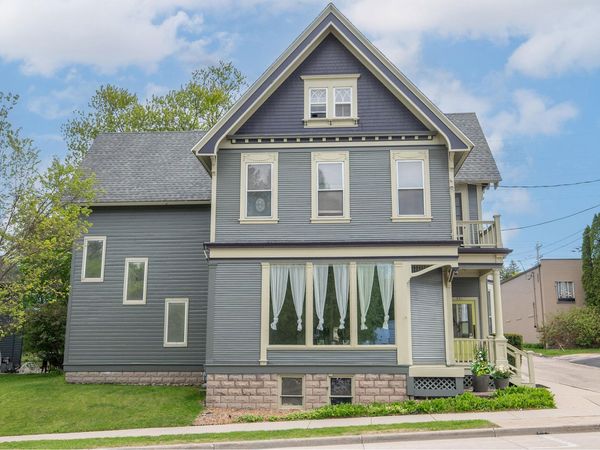 531 W Grand Ave, Port Washington, WI 53074
