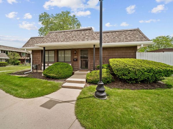 1289 Court D , Hanover Park, IL 60133