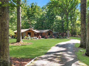 8218 KINCHELOE ROAD, CLIFTON, VA 20124