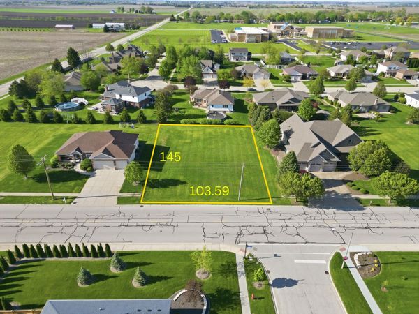 613 W Corning Avenue, Peotone, IL 60468