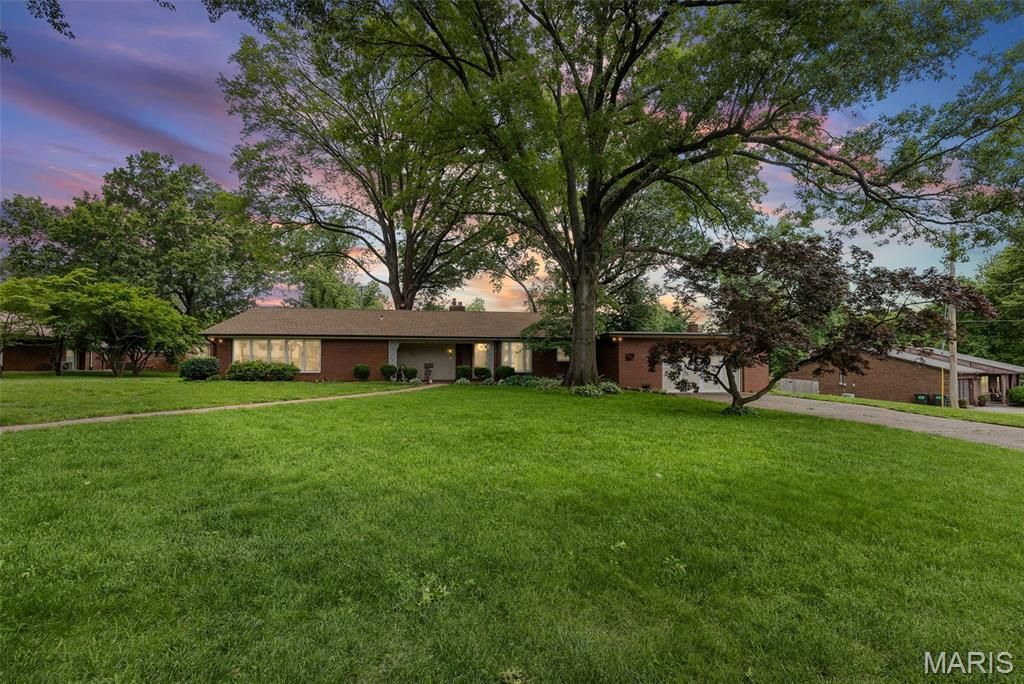 4 Shady Lane, Belleville, IL 62221 Main Photo