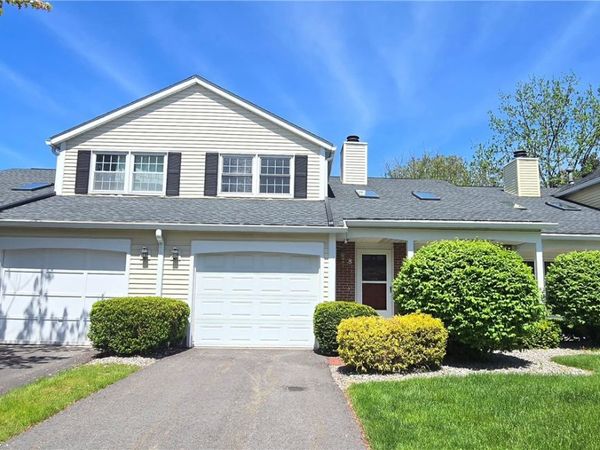 8 Old Stone Lane, Rochester, NY 14615