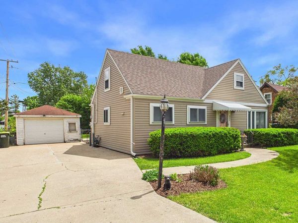 921 N Harold Avenue , Melrose Park, IL 60164