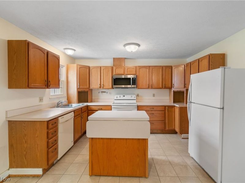 5104 Liberty Lane , Unit A, Willoughby, OH 44094 Photo 4
