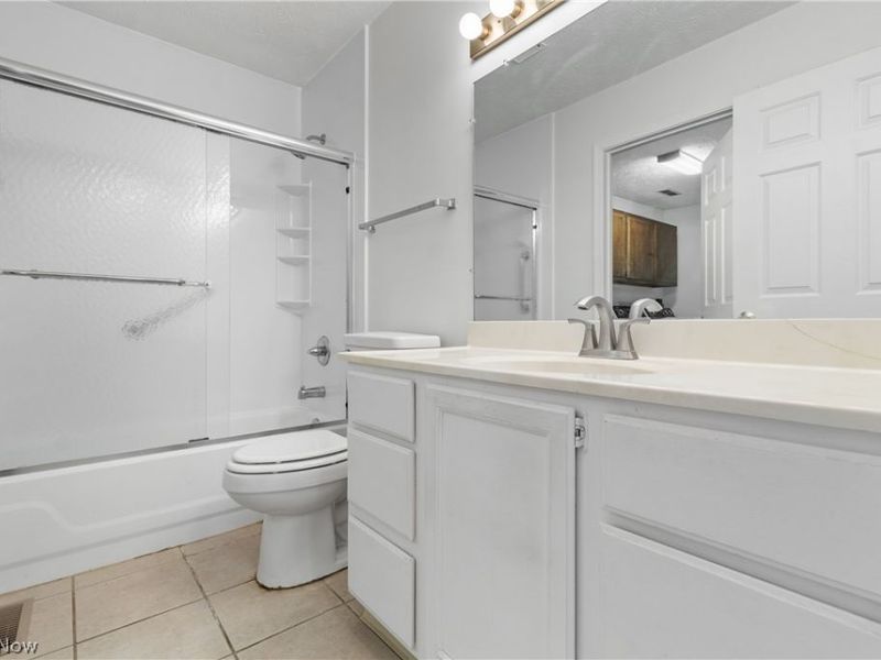5104 Liberty Lane , Unit A, Willoughby, OH 44094 Photo 6