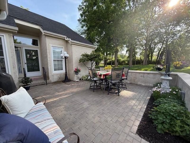 2637 Vililly Circle W, Grove City, OH 43123 Photo 10