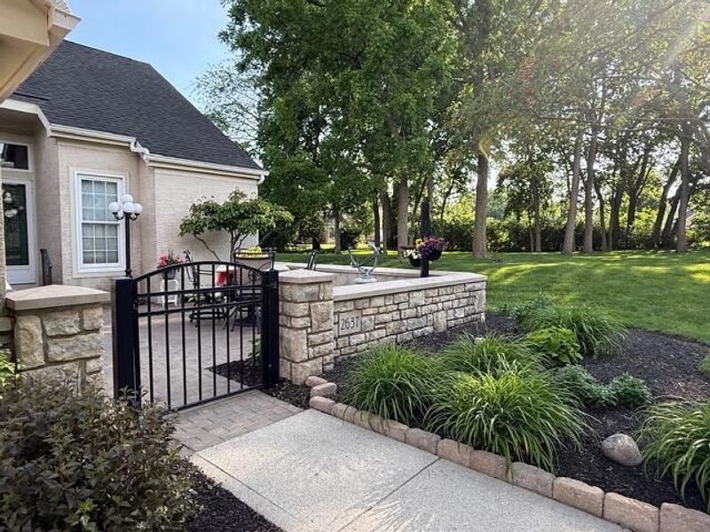 2637 Vililly Circle W, Grove City, OH 43123 Photo 11