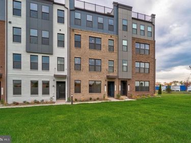20285 NEWFOUNDLAND SQUARE , ASHBURN, VA 20147