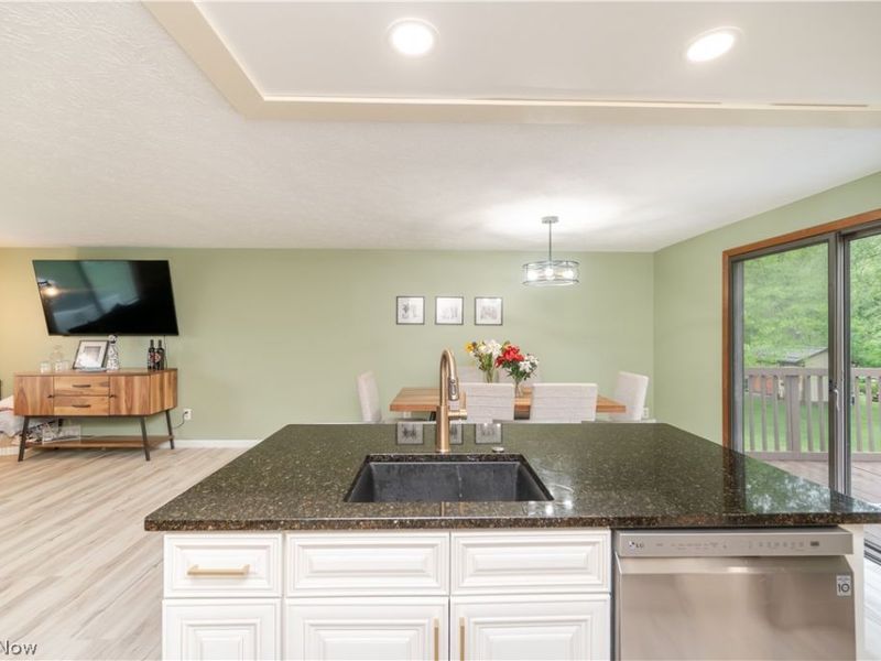 1431 Raccoon NE, Howland, OH 44484 Photo 9
