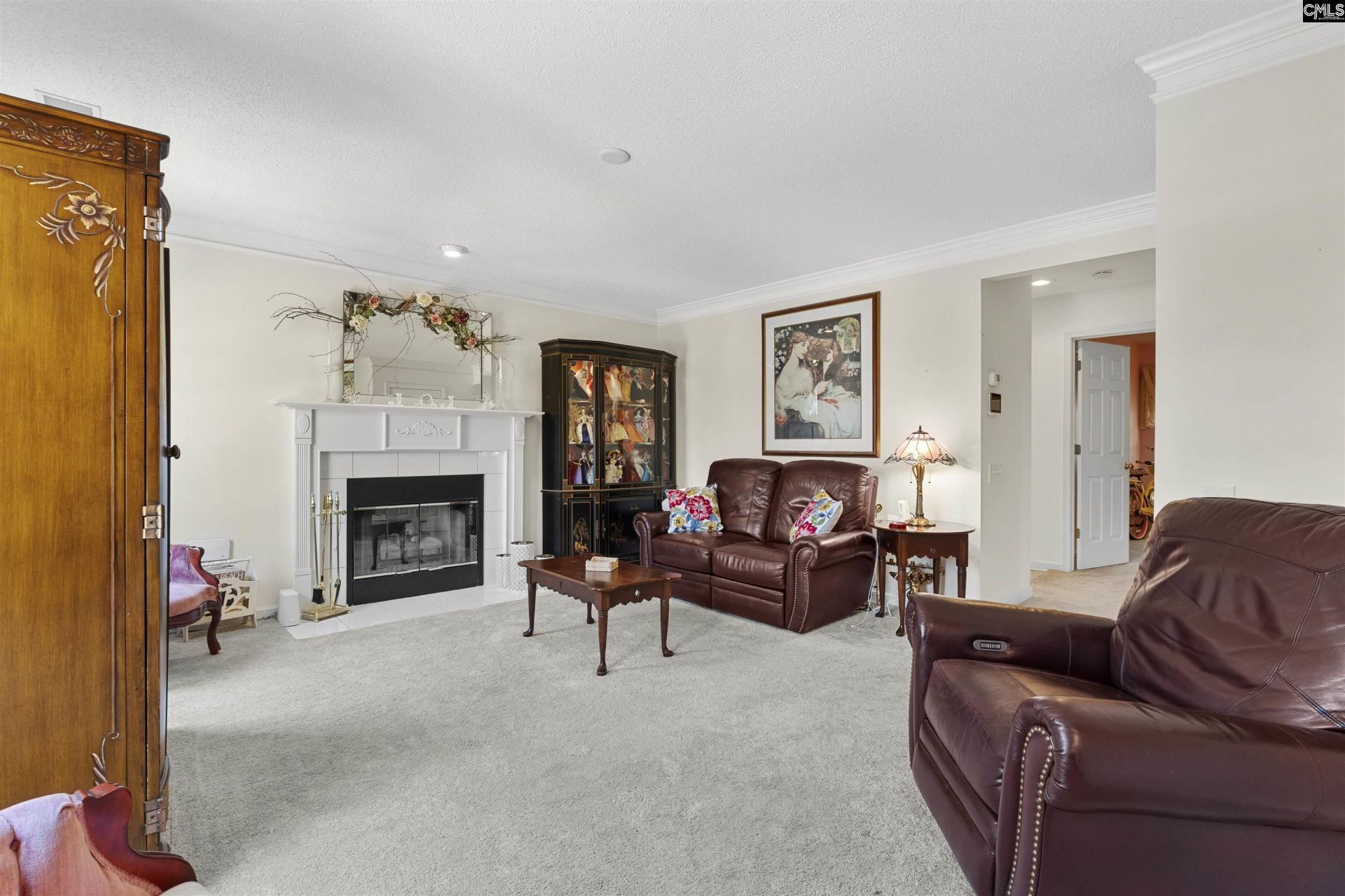15 Baltusrol Court Photo 4