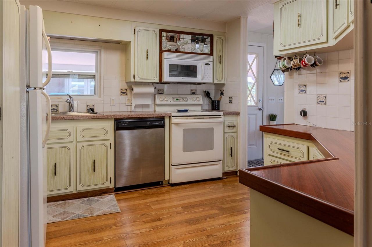 2100 Kings Highway, Unit 336, Punta Gorda, FL 33980 Photo
