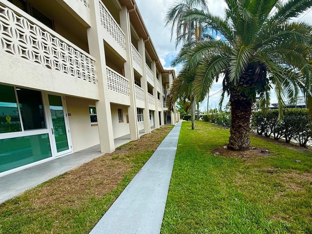4455 Duhme Road, Unit 103, Saint Petersburg, FL 33708 Photo