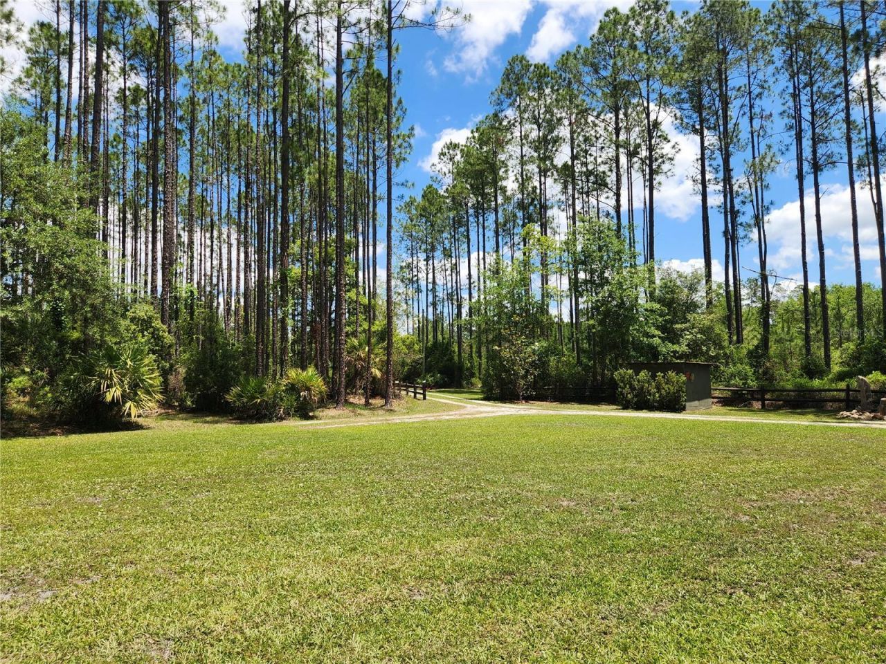 681 S County Road 315, Interlachen, FL 32148 Photo