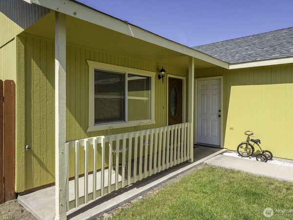 1454 S Cougar Drive, Moses Lake, WA 98837