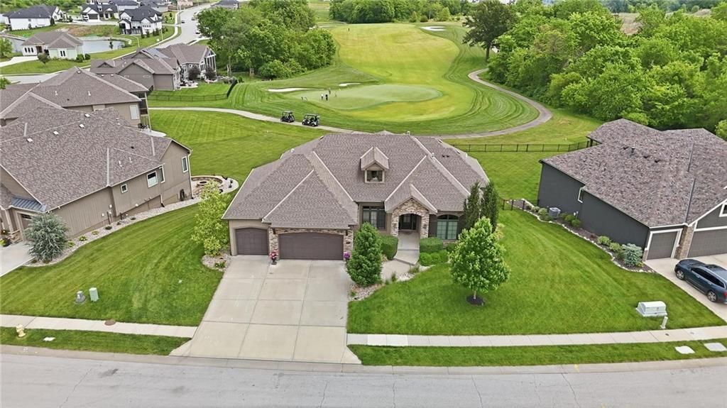 906 Creekmoor Drive, Raymore, MO 64083 Main Photo