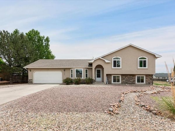 232 W Fairknoll Dr, Pueblo West, CO 81007