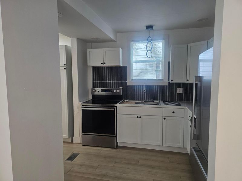 1472 E 25th Avenue , Columbus, OH 43211 Photo 10