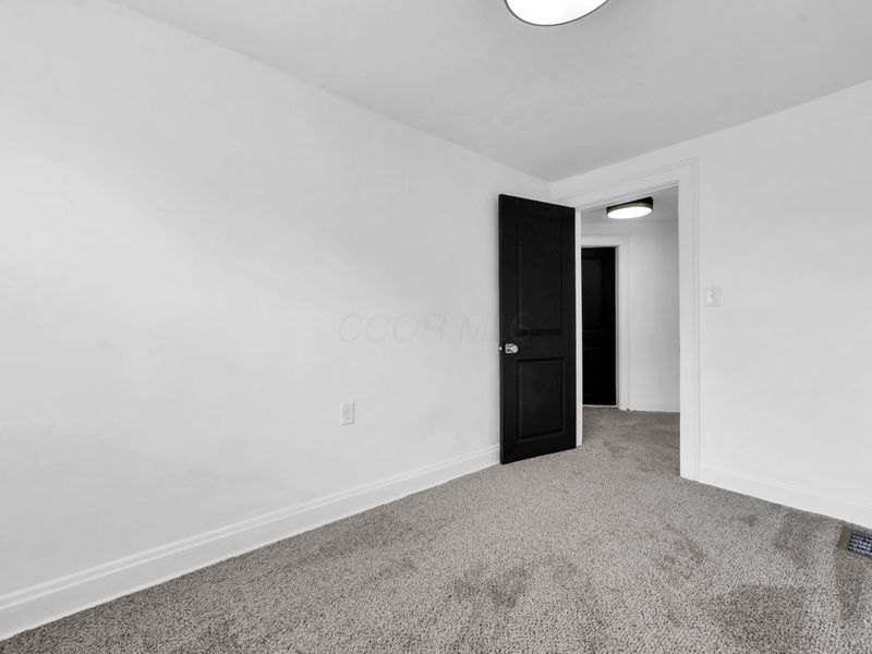 1472 E 25th Avenue, Columbus, OH 43211 Photo 16